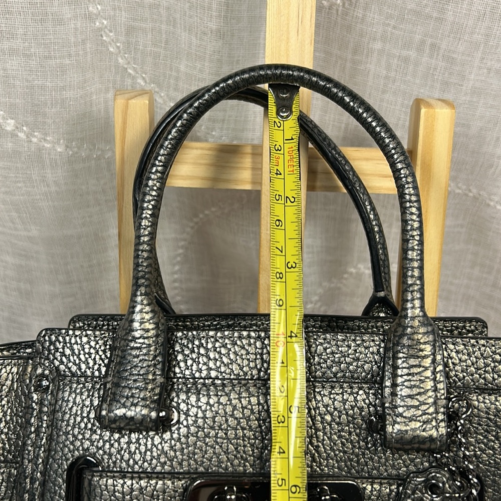 Coach Swagger leather in silver grey handbag - Picture 3 of 16